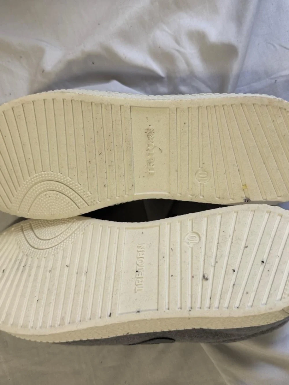 Tretorn Gray Low-Top Athletic Sneakers